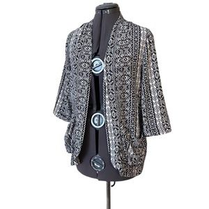 2/$25 Forever 21 Black and White Print Kimono Style Blazer Size Large